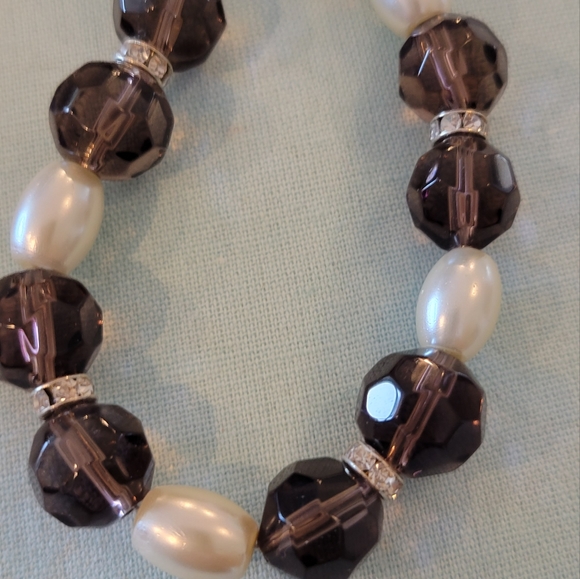 BEAUTIFUL HOMEMADE 16"LONG NECKLACE WITH GLASS AND PERL BEADS - Picture 4 of 5